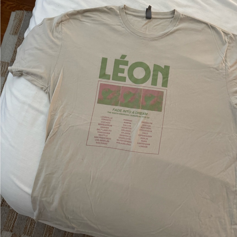 Leon concert shirt